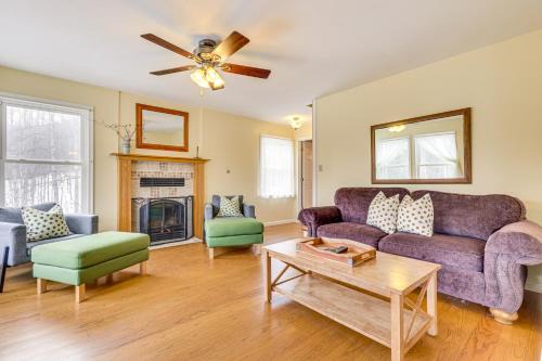Haywood House | Family Home with Game Room and Decks in Etlan!