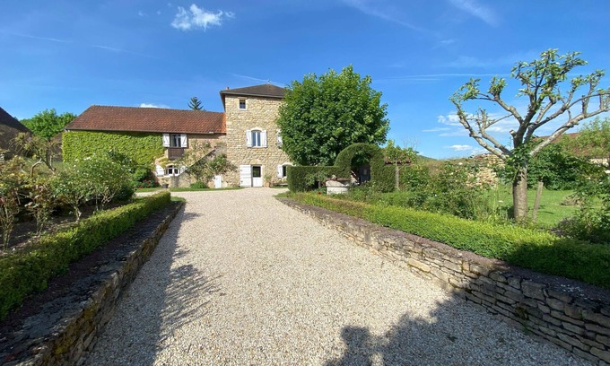 Vault-de-Lugny Villa | Family house with pool, Morvan in Bourgogne, near Avallon & Vézelay