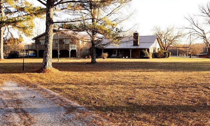 Belden House | Family Lake Glamping for an Outdoor Adventure in Tupelo, Mississippi