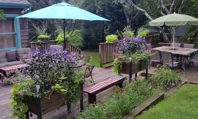 Montauk House | FAMILY/PET friendly! 5 BR, Outdoor Shower/Hot tub, fenced yard! EHRR#16-129