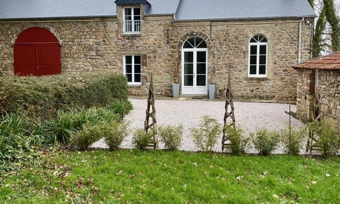 Rauville-la-Bigot Cottage | Family Retreat in Charming Renovated Cottage with Private Garden near Beaches