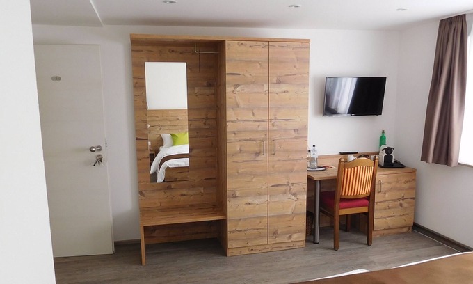 Calw Apartment | Family room with 2 separate bedrooms, max. 4 persons