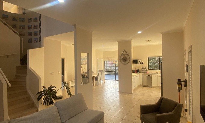 Gulf Harbour House | Family Sized House close to the Beach and Marina