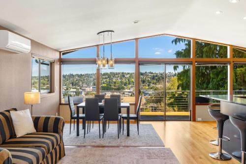 North Queen Anne House | Family West Emerson Retreat Deck Basement City Views