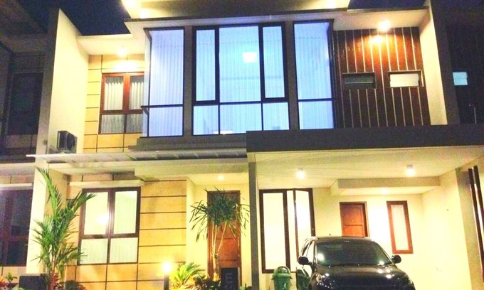 Baturetno House | Fams Homestay by FH Stay