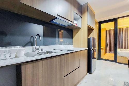 Pinang Apartment | Fancy and Comfortable 1BR The Smith Alam Sutera Apartment By Travelio