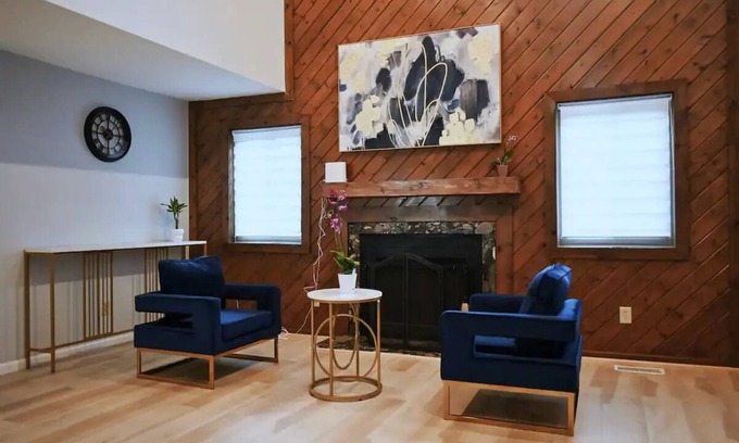 Riverside House | Fancy retreat near Bridge Park: 3BR/2.5BA/2 Car Garage