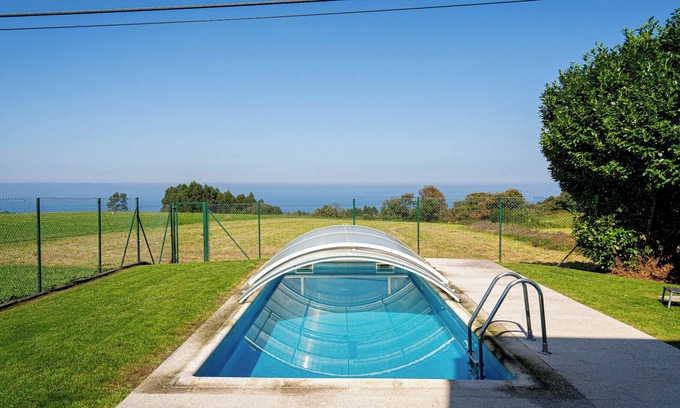 Santa Marina Ski Chalet | Fantástico Chalet con Piscina, Barbacoa y Vistas al mar en Zona muy Tranquila