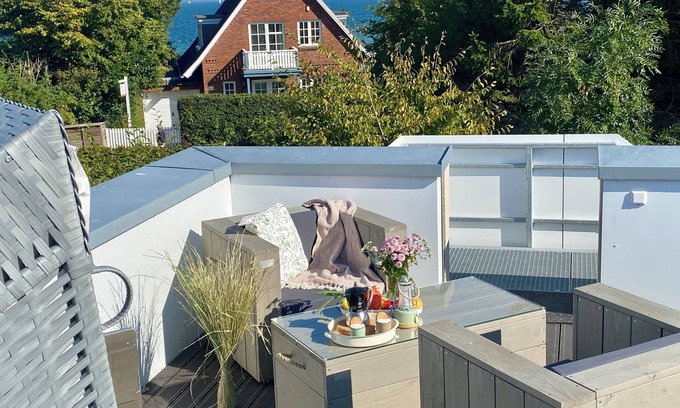 Bockholm House | Fantastic fenced semi-detached house close to the beach