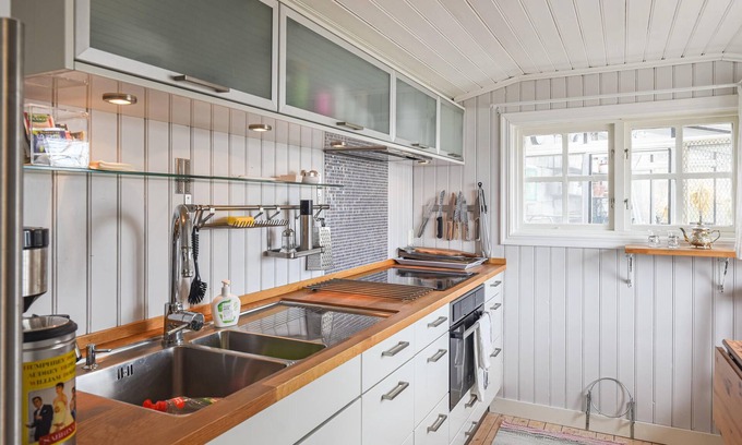 Kode House | Fantastic location with panoramic views of a nature reserve.
