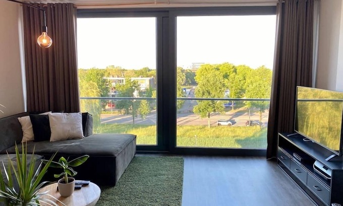's-Hertogenbosch Apartment | Fantastic Studio with free private car parking
