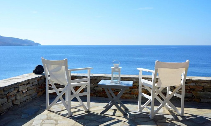Koundouros House | Fantastic waterfront home in Koundouros, Kea