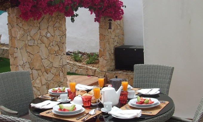 Alvor House | Far From The Madding Crowd…But Not Quite….