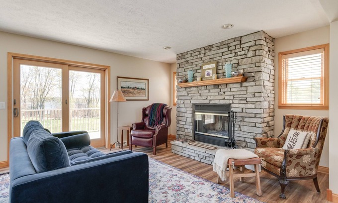 Hartford House | Farm and Lake: Remote Getaway