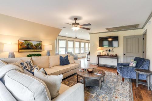 Hernando House | Farm and Lake Views Rural Mississippi Loft Apt
