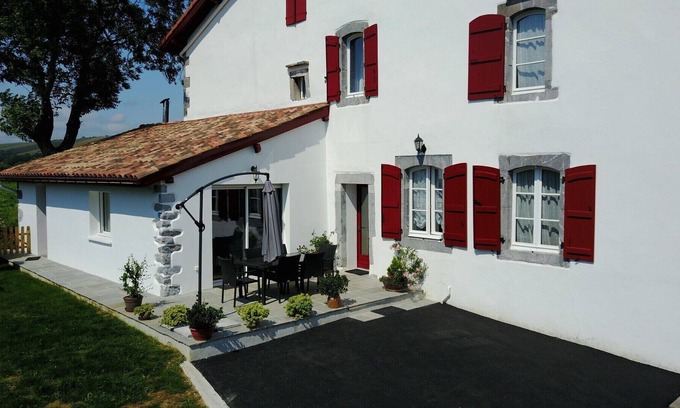 Saint-Martin-d'Arberoue Apartment | Farm cottage classified 3 ears 3 stars
