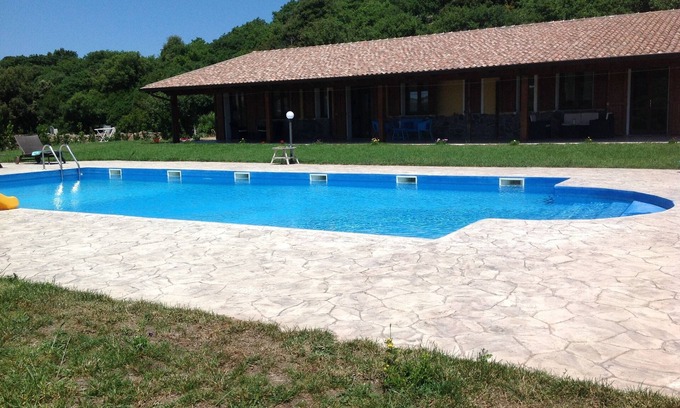 Nulvi Villa | Farm holiday "Sa Raighina house center" with big shared pool