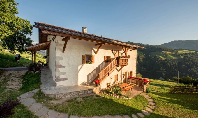 Fie allo Sciliar Apartment | Farm holidays with friendly animals animals welcome