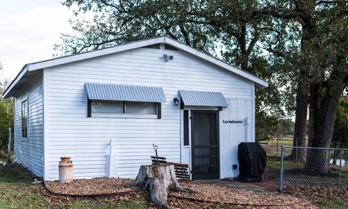 Round Top Other | Farmhouse bed and bath with pool and hot tub