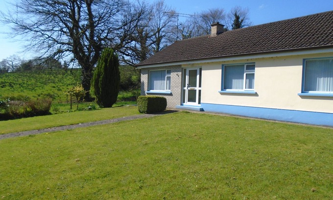 Enniskillen House | Farmhouse Bungalow on Working Farm