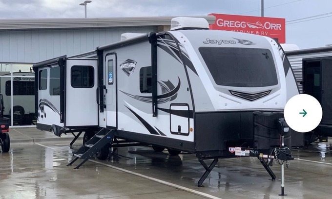 Perrytown House | Farmhouse Camper For Rent