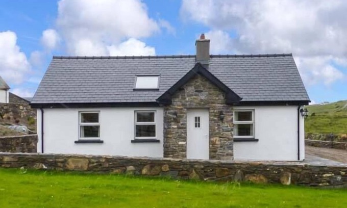 Lisdoonvarna Cottage | FARMHOUSE, family friendly in Lisdoonvarna, County Clare