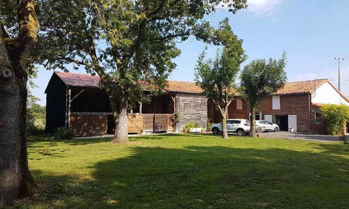 Montesquieu-Volvestre Other | Farmhouse set in a large wooded park - Aquinaut