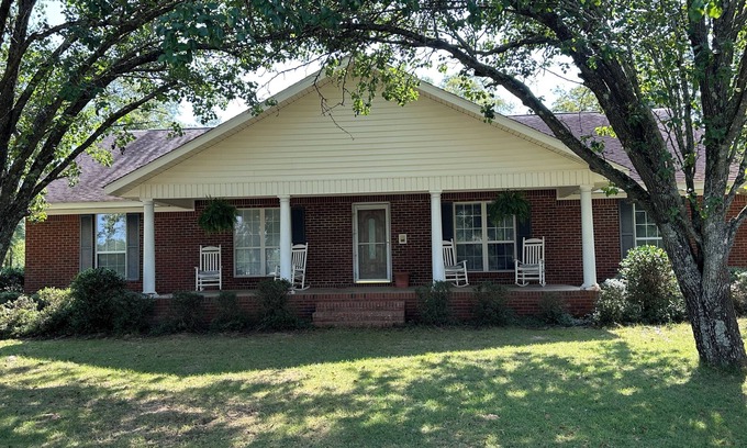 Clopton Other | Farmhouse home located near Eufaula and Clayton, AL