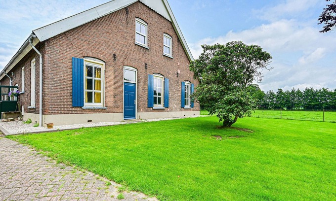 De Heurne Other | Farmhouse in De Heurne with Animal Farm