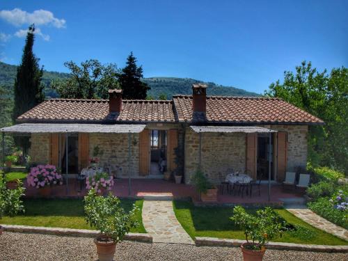 Loro Ciuffenna House | Farmhouse in Loro Ciuffenna with Pool & Garden