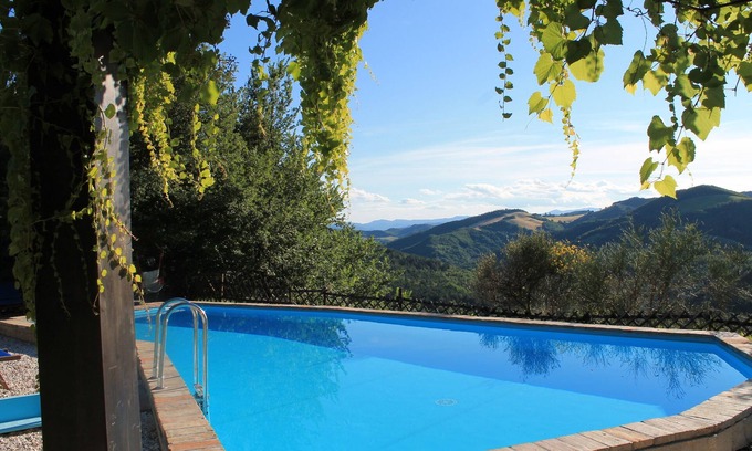 Urbino Apartment | Farmhouse in the hills. Dependance for 4/6 people. Panoramic view!