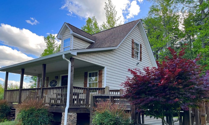 Cascade Other | Farmhouse in the Woods, near Caesars Virginia, Martinsville Speedway, & VIR
