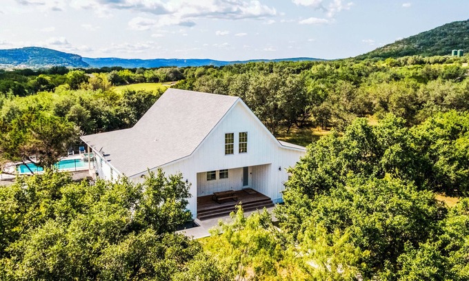 Sabinal House | Farmhouse - located on the 18th Hole