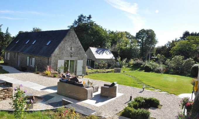 Plomelin House | Farmhouse on the banks of the Odet