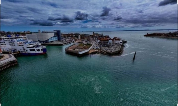 Waterlooville Apartment | Farral charming suitenn