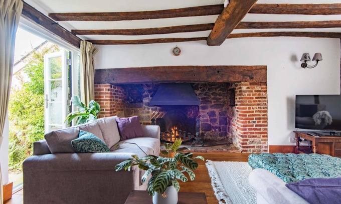 West Malling Cottage | Farriers Cottage - a holiday let that sleeps 6 guests in 3 bedrooms