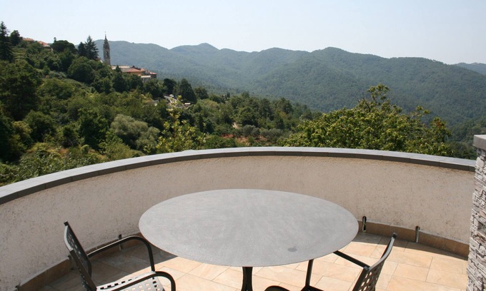 Velva Villa | fascinating Ligurian glimpse, far from the chaos and close to the pearls of the Riviera