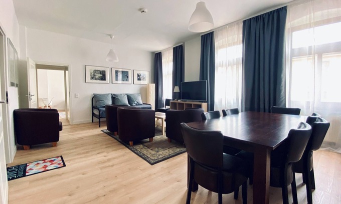 Stadtbezirk Nord Apartment | Favorit II apartment 92 QM 3 rooms 5 beds garden