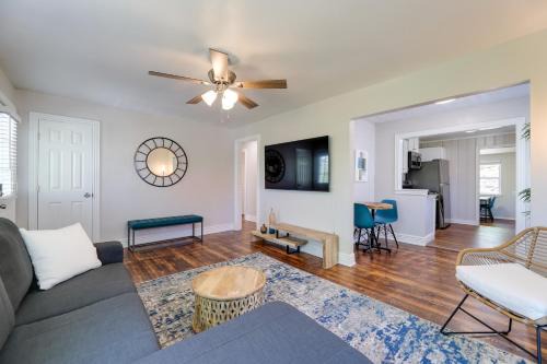 Fayetteville House | Fayetteville Retreat with Yard - Walk to Campus!