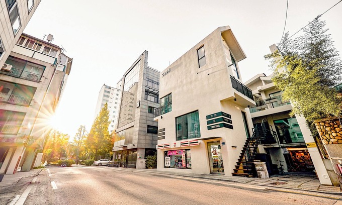 Yeonnam-dong House | FB Tailored Service Home near Hongik University Station