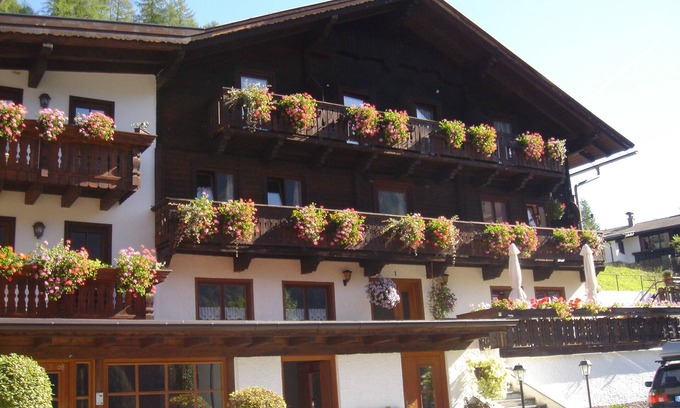 Heiligenblut House | Ferienhof "Oberer Gollmitzer", 2,5 km oberhalb von Heiligenblut, ruhige, sonnige Lage, Glocknerblick