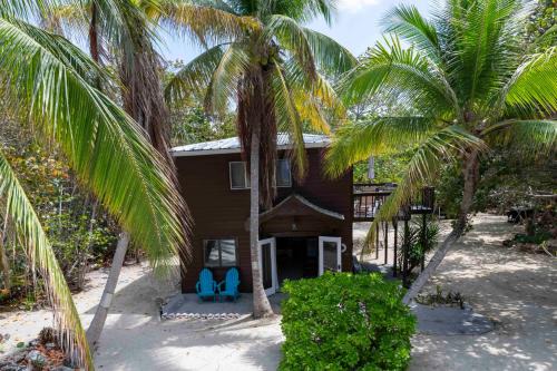 Tibbett's Turn House | Featherstone Cottage, Cayman Brac
