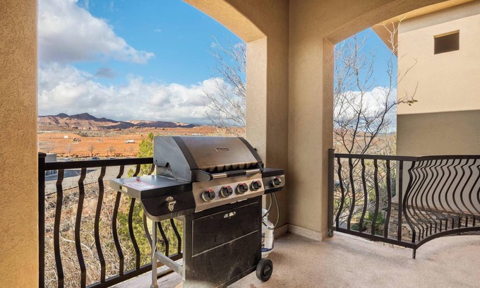 St. George Condo | Feel Above it All in Utah!