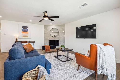 The Colony House | Feel at Home! New Renovated House By Grandscapes