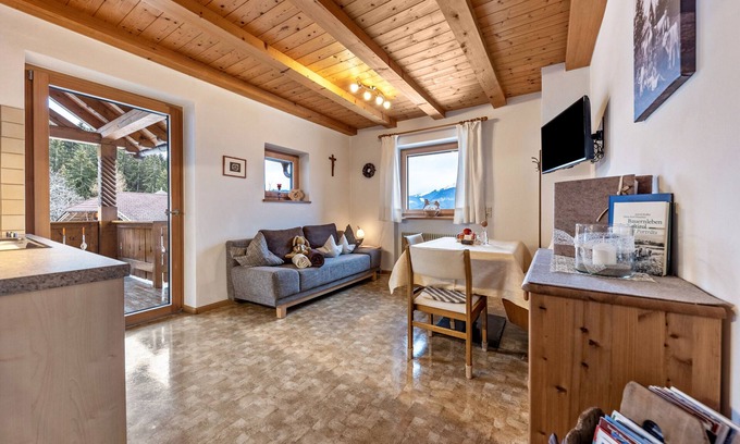 Verano Apartment | Feel-Good Holiday at Eichernhof Apartment Kirschblüte – Delicious Vital Breakfast and Dinner Available on Request