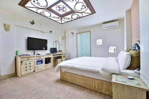 Yeondong-myeon Hotel | Feel Love Drive-in Motel