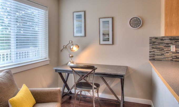 Ocean Shores Condo | Feelin Beachy - Oyhut Bay Seaside Village