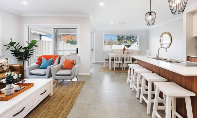 Central Mudgee House | Felicitys on Court A Refreshing Getaway in Town