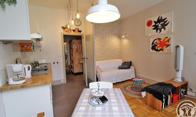 Moliere - Edgard Quinet Apartment | Fenêtres sur Cour 2