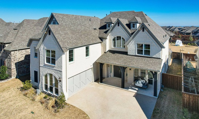 South Arlington House | Fenced Yard + Pool Access: Spacious Mansfield Home